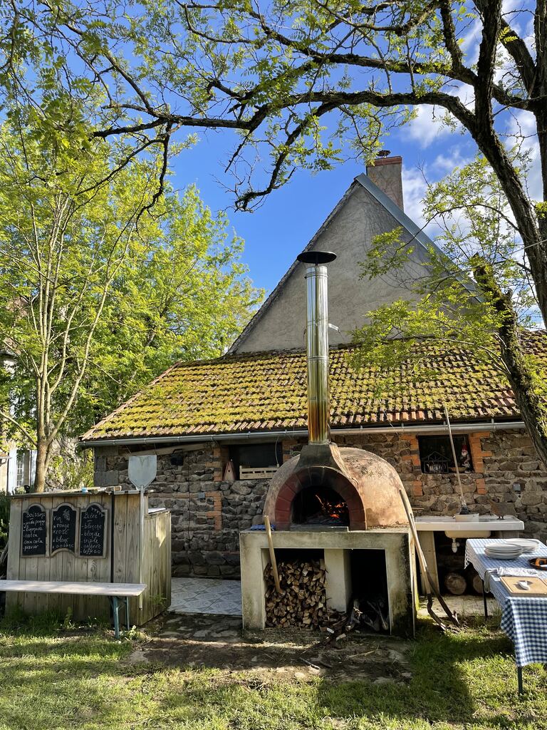 Le Mas d en Haut vakantie Frankrijk gal 8 pizza oven zonder mensen